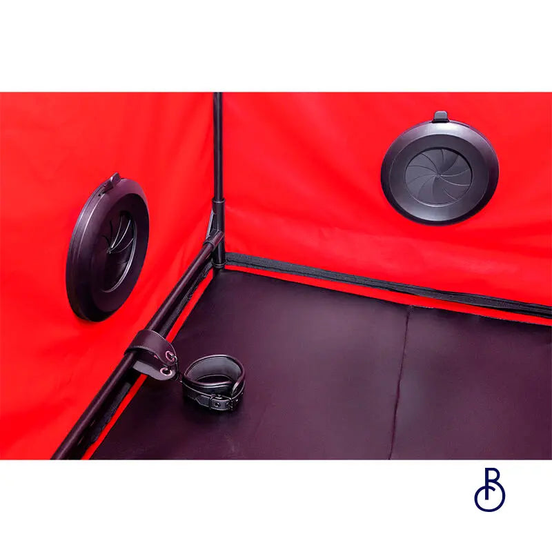 Cabine BDSM SCANDALE – Mobilier Transportable Noir & Rouge